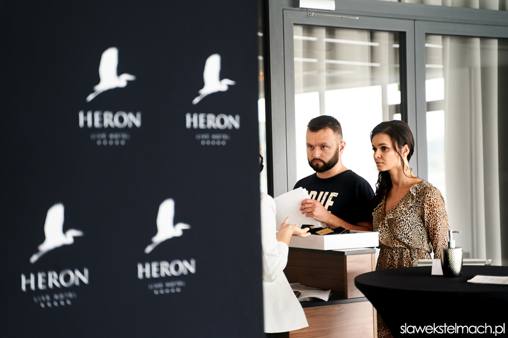 logo Heron Live Hotel